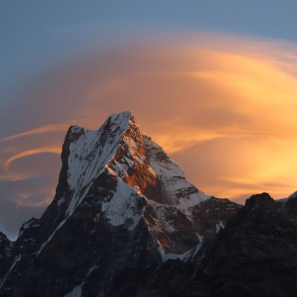 Leo núi ở Nepal