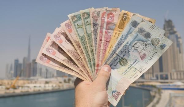 Tiền tệ sử dụng ở Dubai