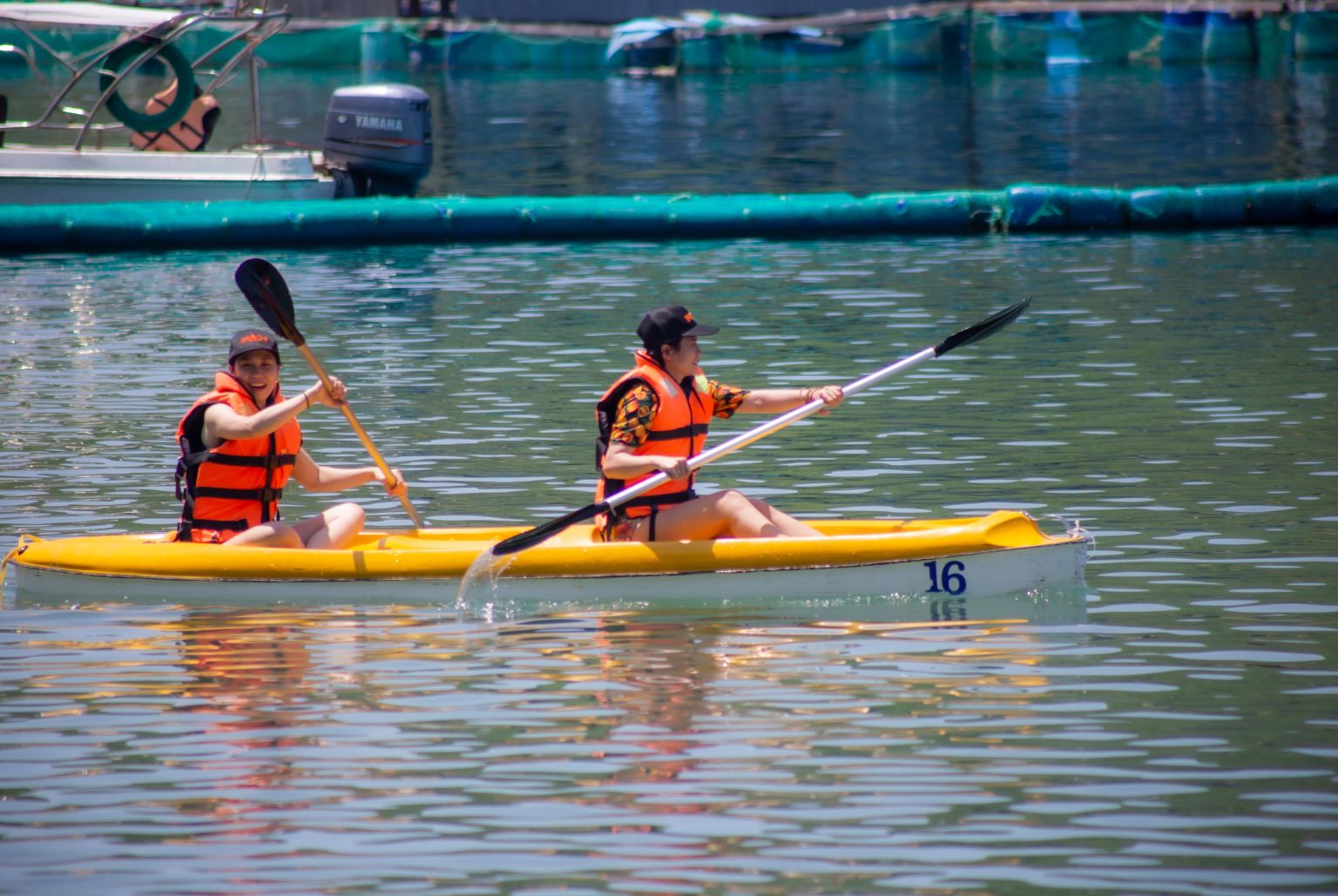 tour vịnh Vĩnh Hy - chèo thuyền kayak