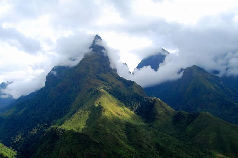 Tour Trekking - Tây Côn Lĩnh được Mây Và Sương Mù Bao Phủ Quanh Năm