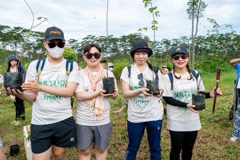 Tour Trồng Cây - Mỗi Khách Du Lịch được Phát 1 Cây Giống