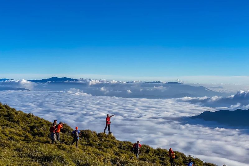 Hiking & Trekking Lùng Cúng 1