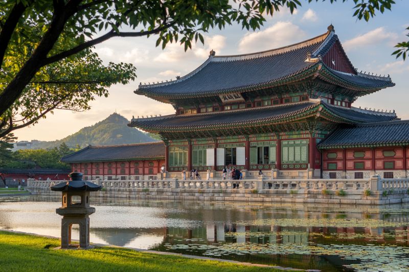 Tour Công Tác - Cung điện Hoàng Gia