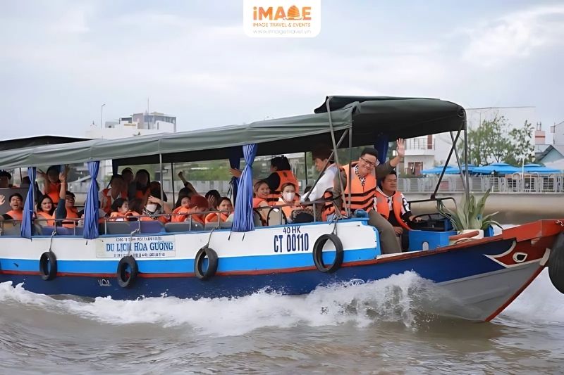 Tour trải nghiệm thực tế đi sâu vào trải nghiệm văn hóa địa phương