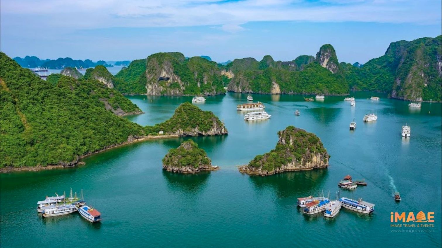 Https://imagetravel.vn/diem-danh-4-vinh-bien-nen-di-nhat-2025/