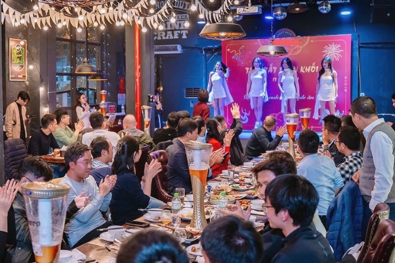 Tiệc Tất Niên Bứt Phá Hơn Năm Trước