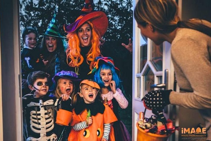 Trò Chơi “trick Or Treat” - Cho Kẹo Hay Bị Ghẹo