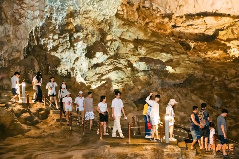 Outing Trip - Chuyến đi Chơi, Du Lịch Tập Thể