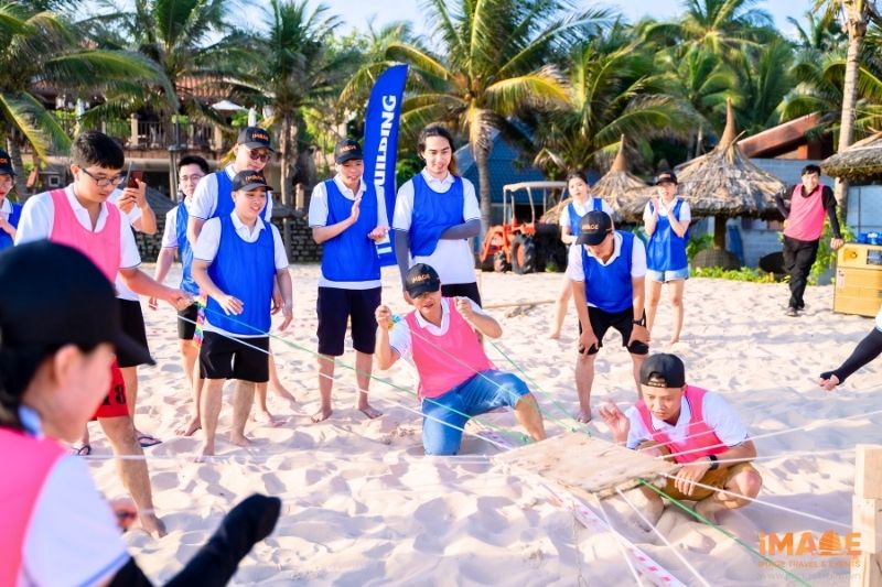 Team Building - hoạt động gắn kết tập thể qua trò chơi, thử thách, trải nghiệm