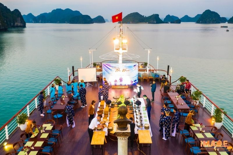 Du Thuyền Cao Cấp - Trải Nghiệm Tiệc Nổi độc đáo
