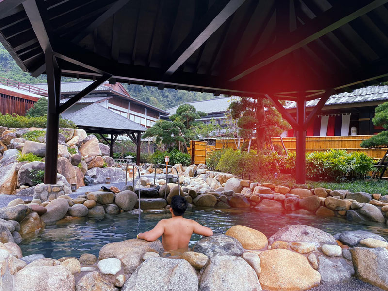 Tắm Onsen - Lần Đầu Đi Nhật Nhất Định Phải Biết Cách Tắm Cho Đỡ "Quê Mùa"