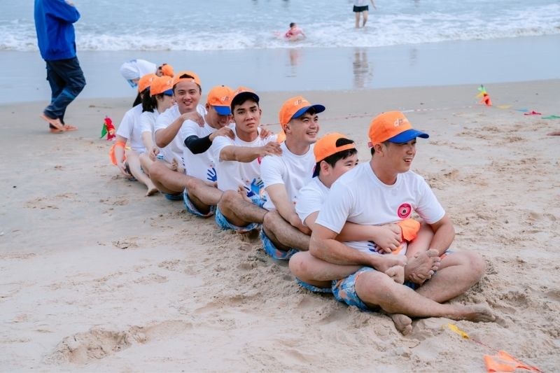 Trò Chơi Team Building Đua Thuyền Trên Cạn
