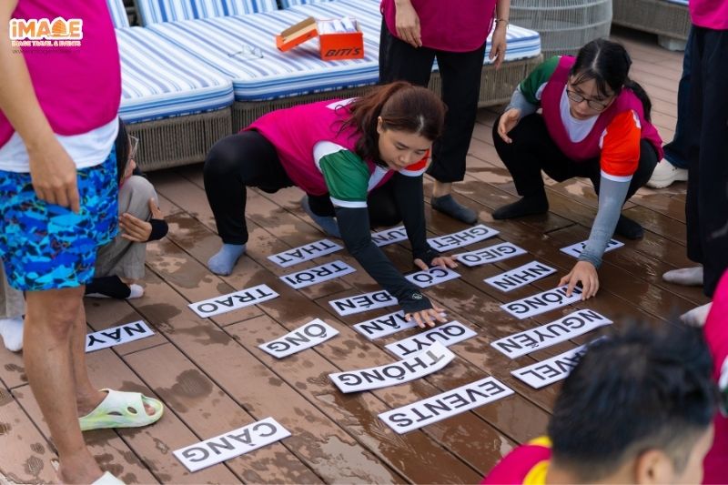 Trò Chơi Team Building Giải Mac Mật Thư